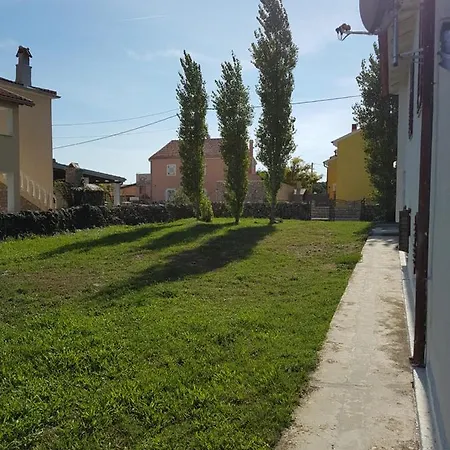 Apartment Apartman Mila *